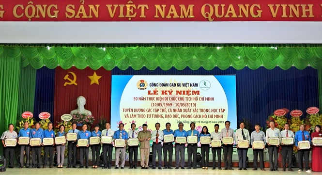 Công đoàn Cao su Việt Nam kỷ niệm 50 năm thực hiện di chúc của Bác